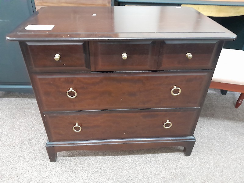 Stag minstrel chest of drawers